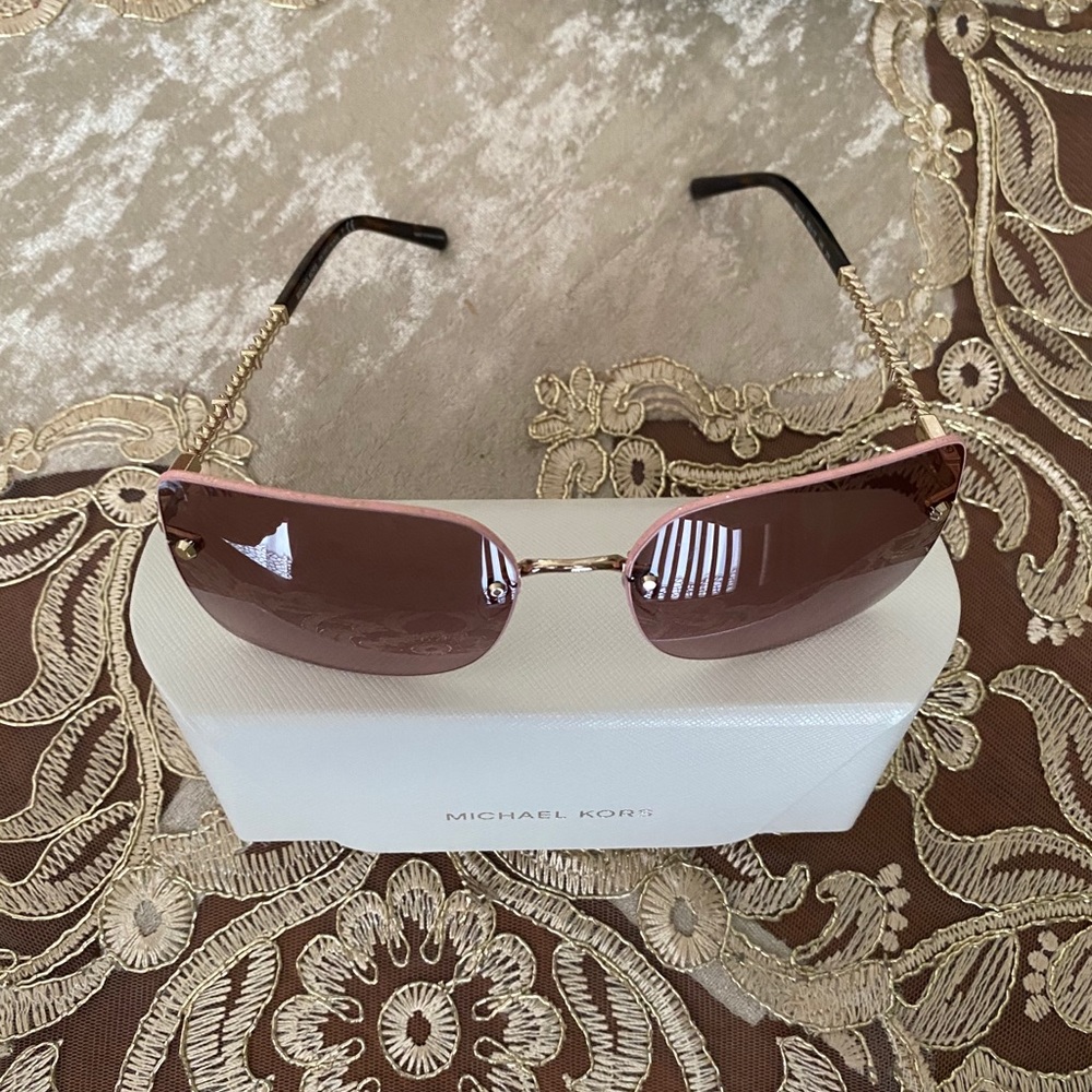 Michael Kors 60MM oversized sunglasses - Picture 5 of 13
